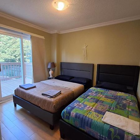 Room With Private Patio Next To Toronto Airport Mississauga Esterno foto