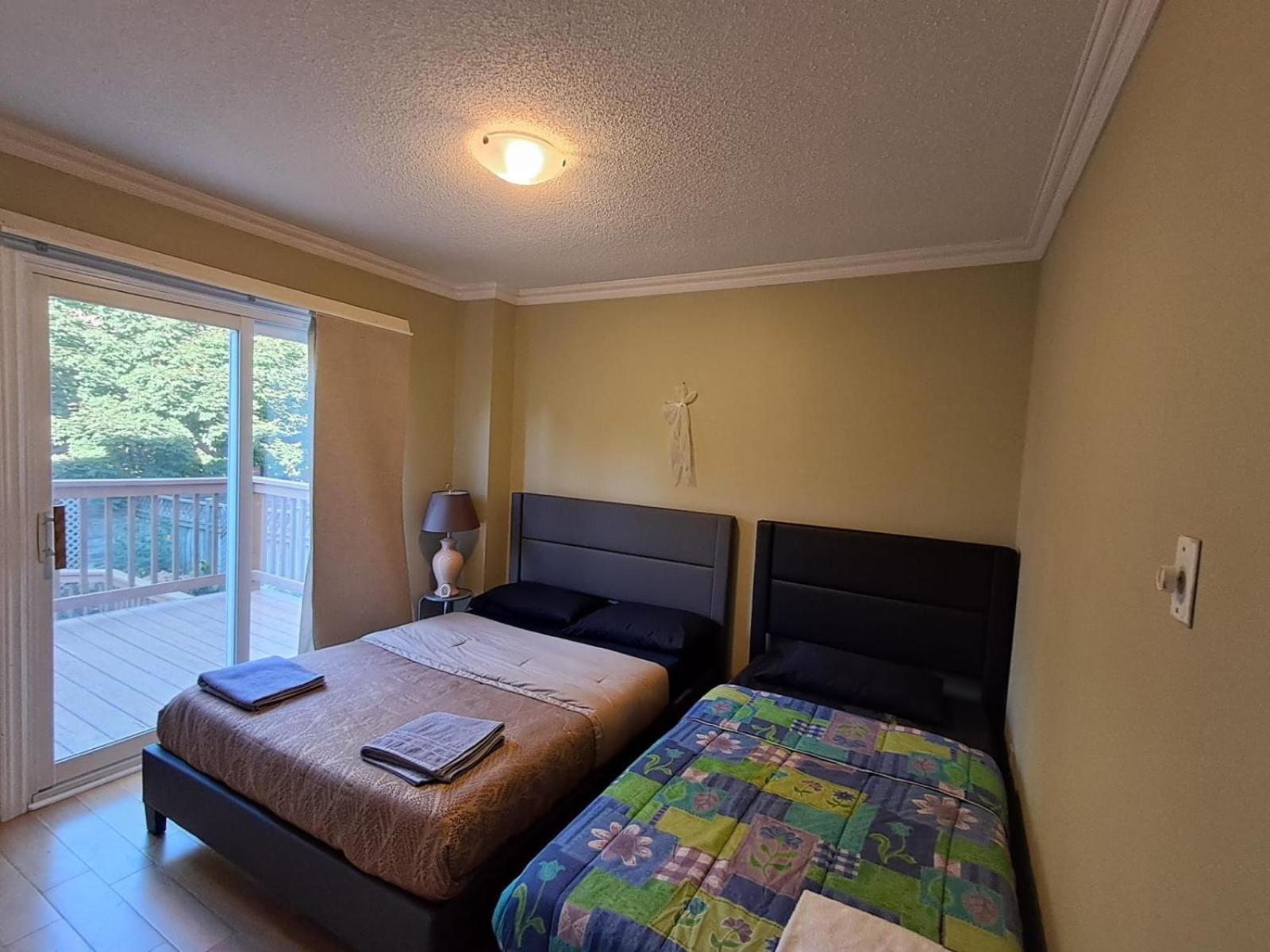 Room With Private Patio Next To Toronto Airport Mississauga Esterno foto