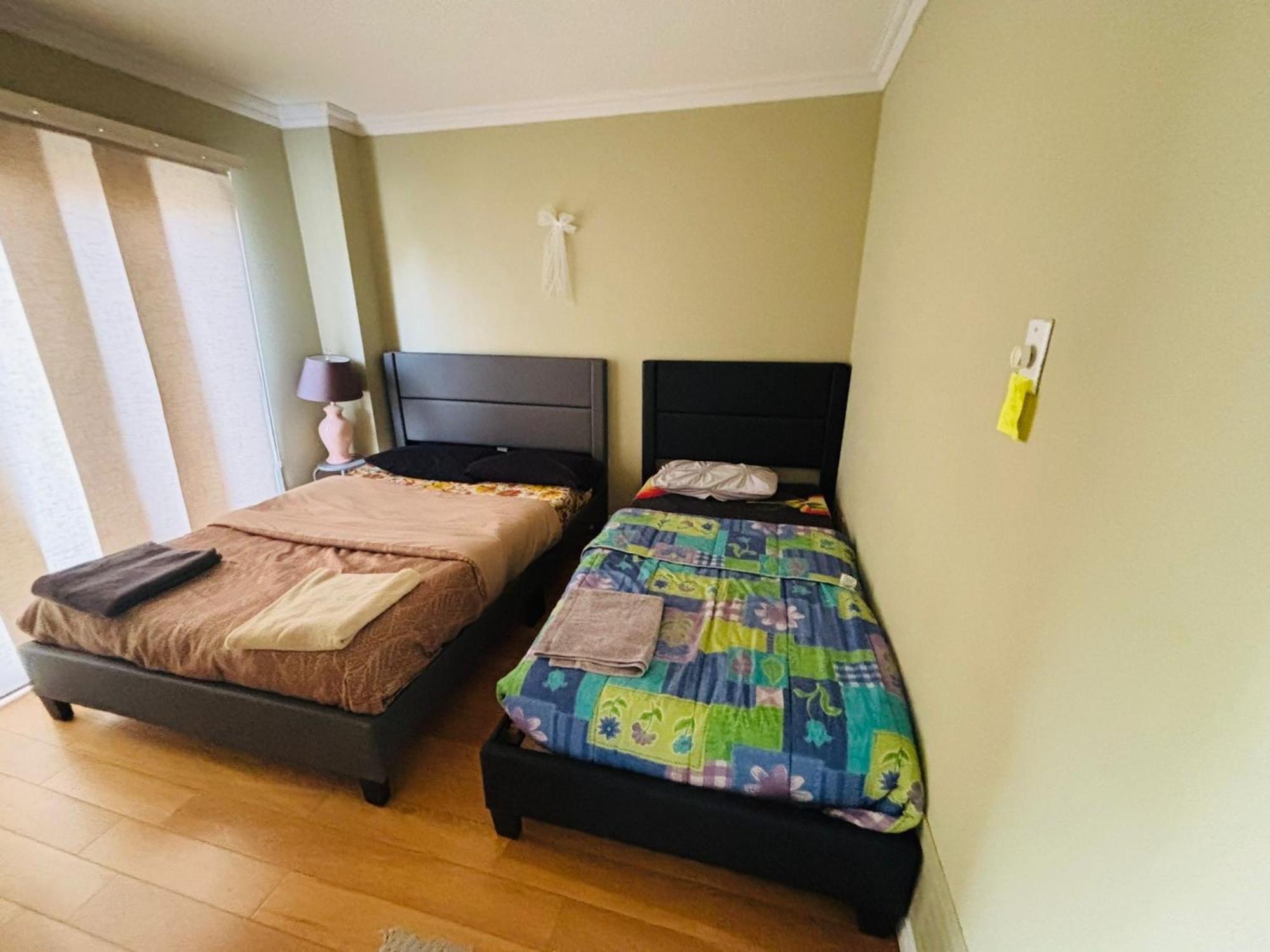 Room With Private Patio Next To Toronto Airport Mississauga Esterno foto