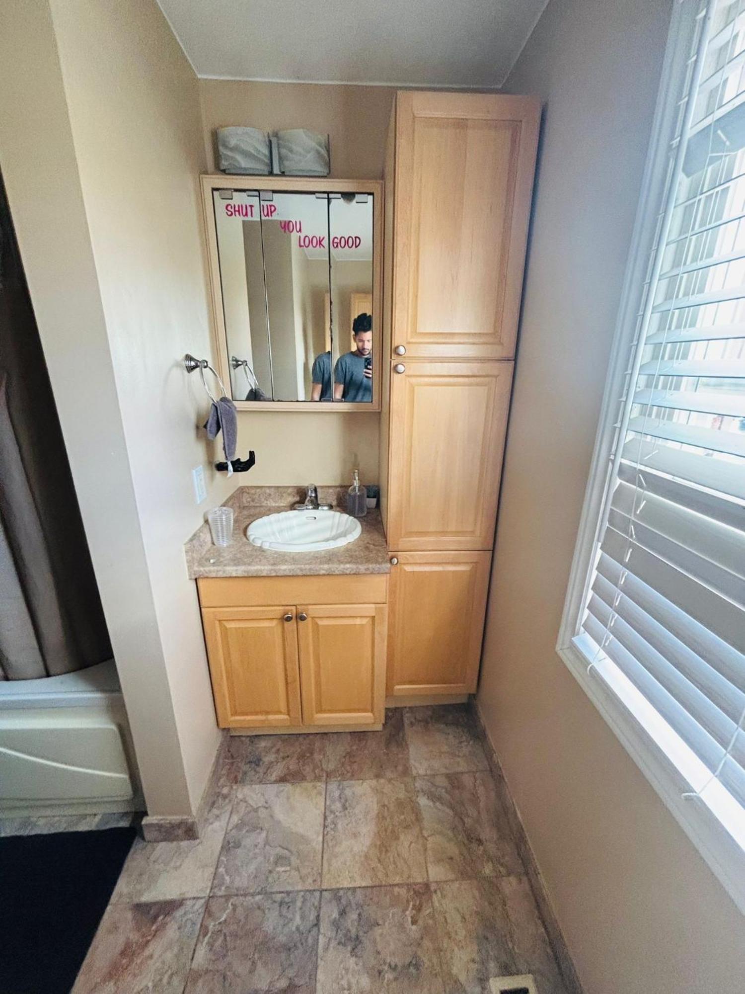 Room With Private Patio Next To Toronto Airport Mississauga Esterno foto